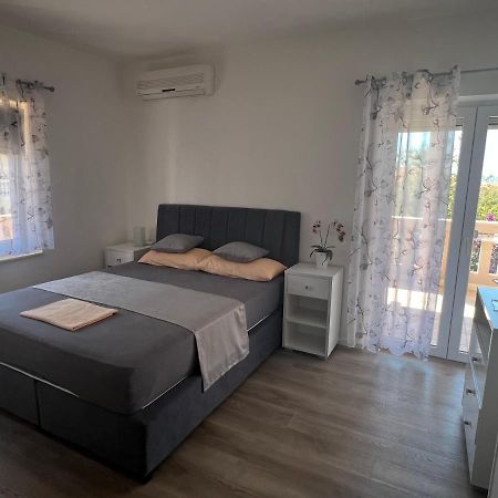 Apartments Villa Zdrava Trogir Bagian luar foto