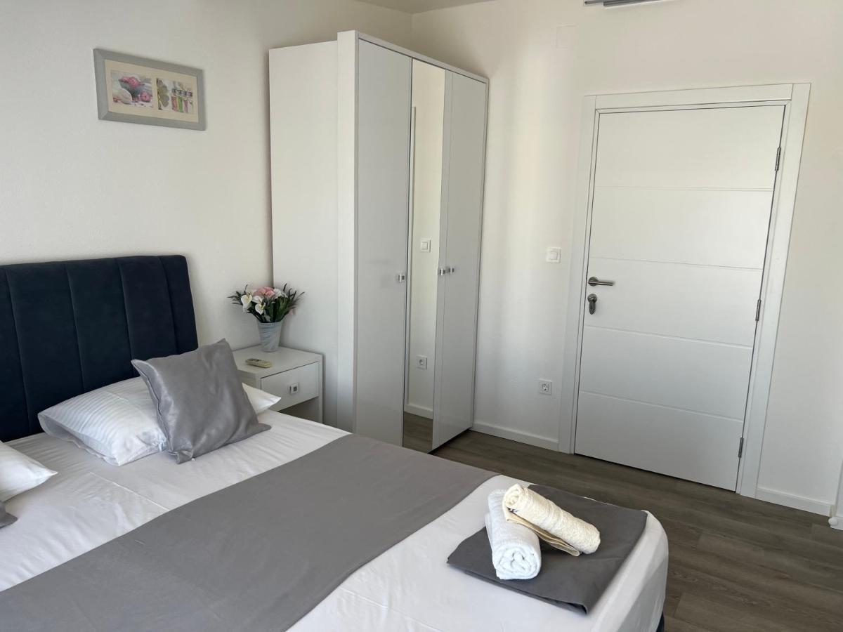 Apartments Villa Zdrava Trogir Bagian luar foto