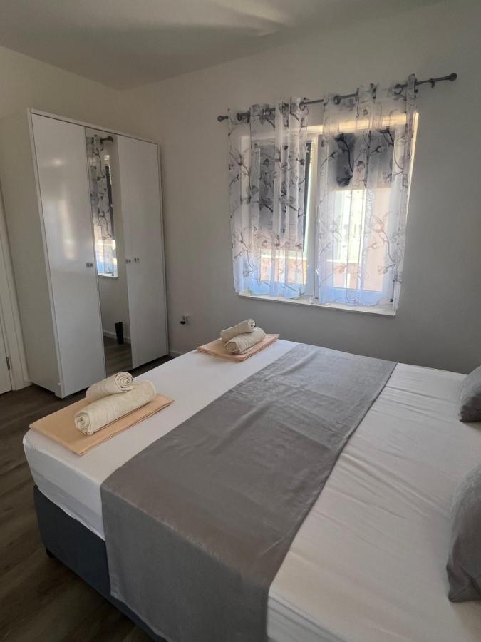 Apartments Villa Zdrava Trogir Bagian luar foto