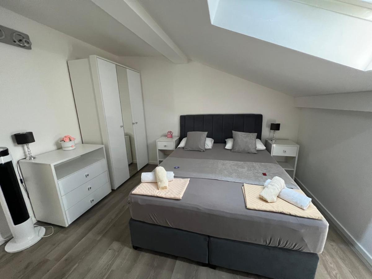 Apartments Villa Zdrava Trogir Bagian luar foto